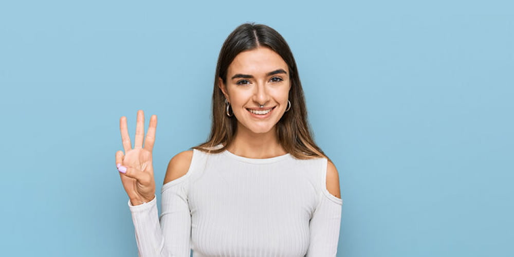 Diş İmplantları İle Gülüşünüzü Güzelleştirin